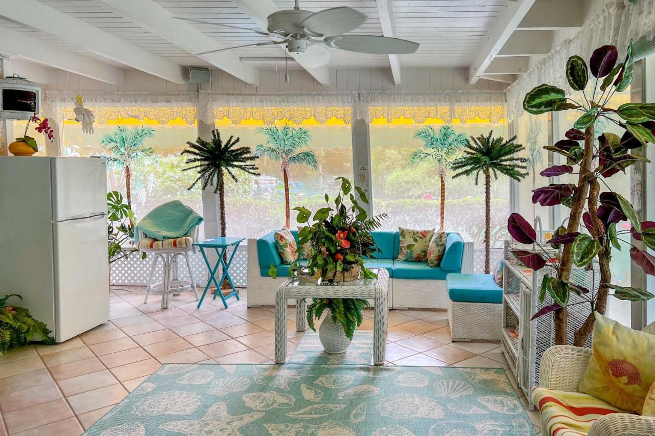 Pams Mermaid House With Riverfront Yard And Lanai! Apartman Weeki Wachee Kültér fotó