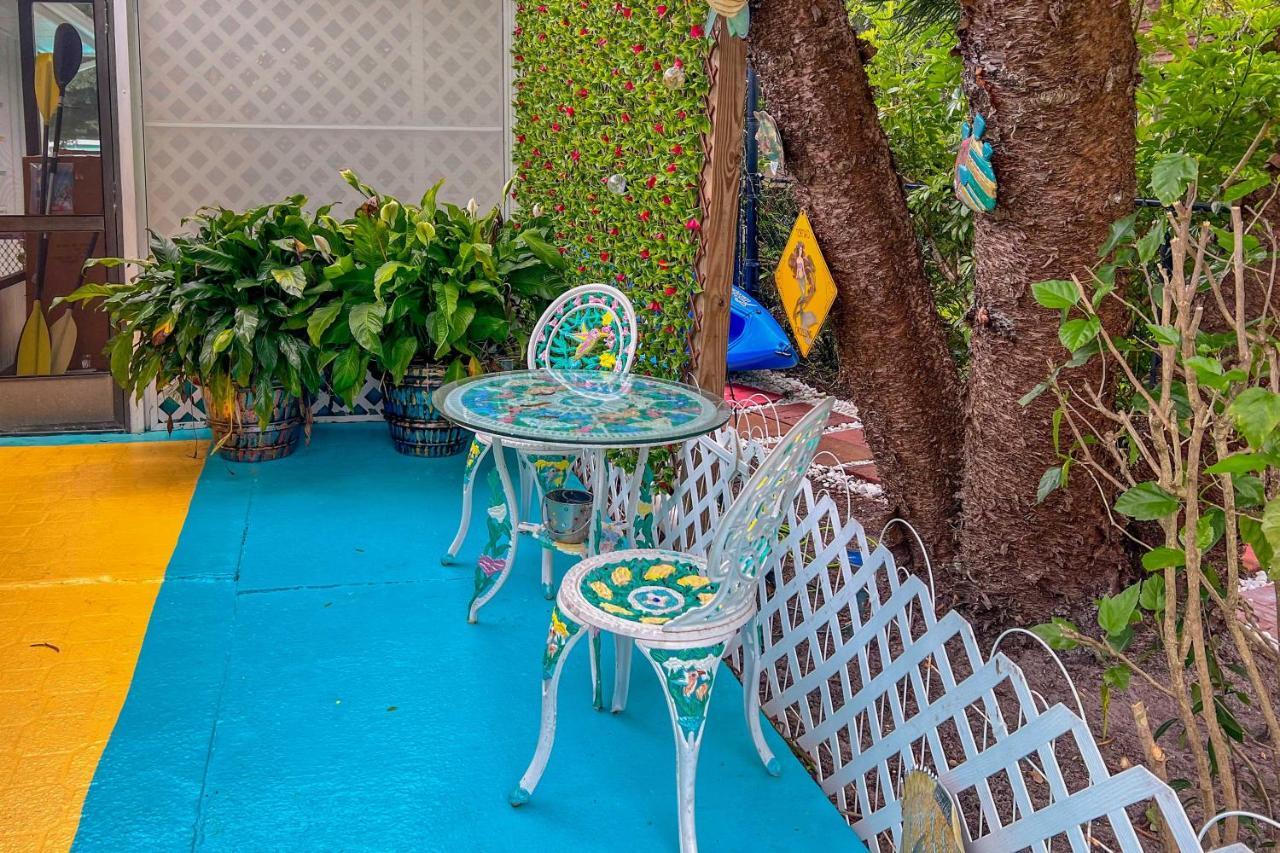 Pams Mermaid House With Riverfront Yard And Lanai! Apartman Weeki Wachee Kültér fotó