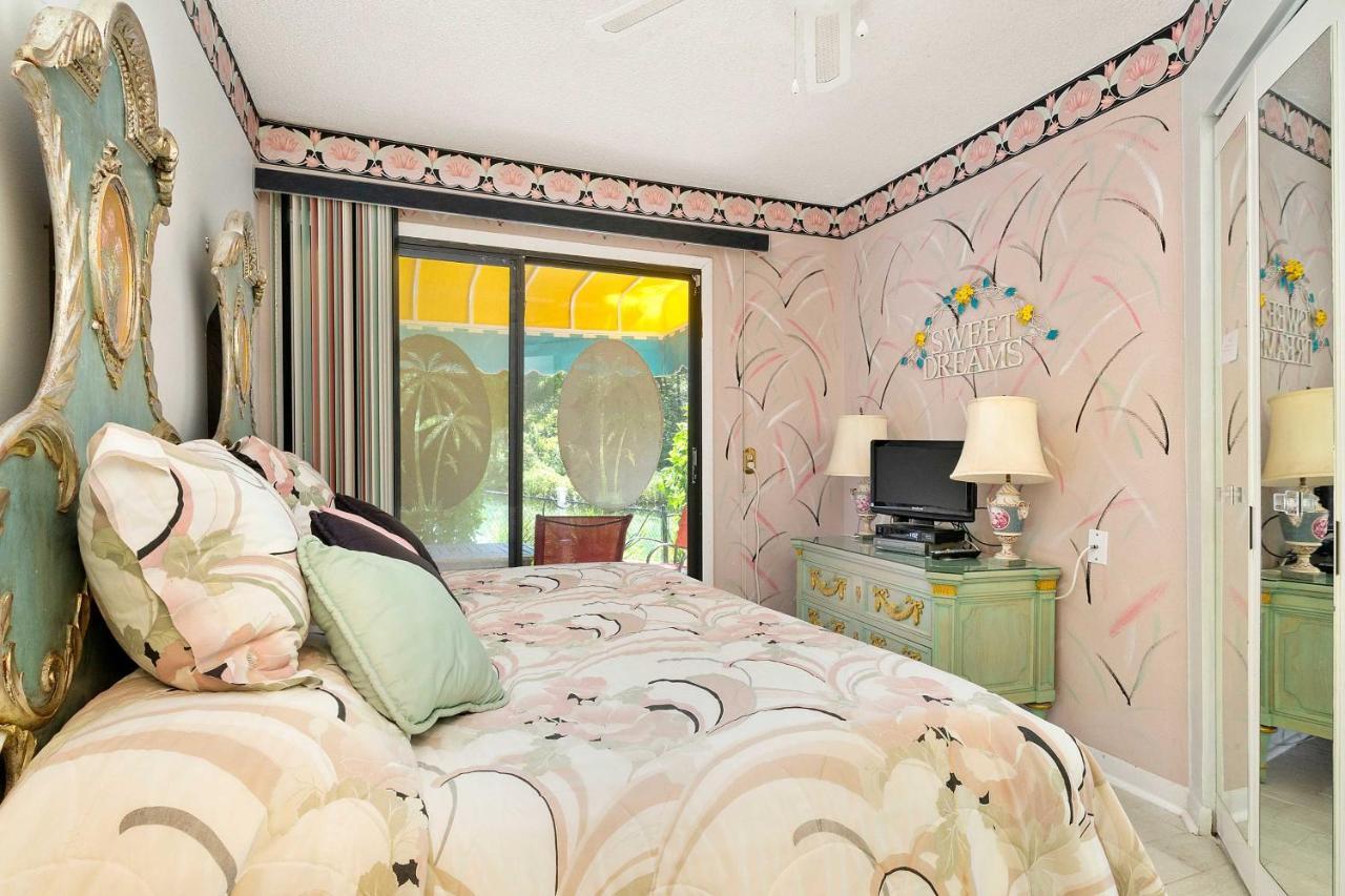 Pams Mermaid House With Riverfront Yard And Lanai! Apartman Weeki Wachee Kültér fotó
