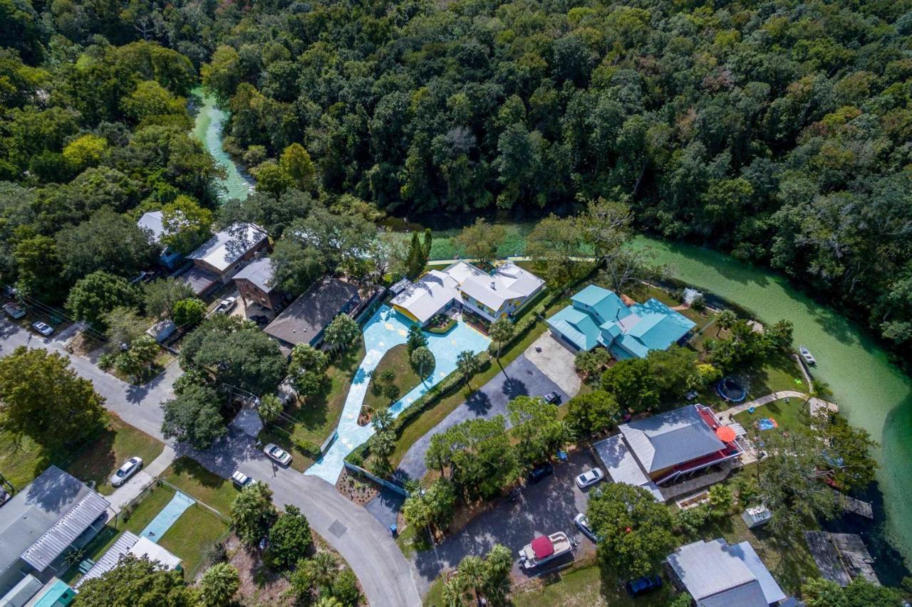 Pams Mermaid House With Riverfront Yard And Lanai! Apartman Weeki Wachee Kültér fotó