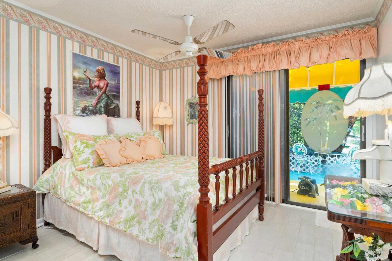 Pams Mermaid House With Riverfront Yard And Lanai! Apartman Weeki Wachee Kültér fotó